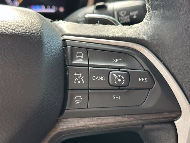 Used 2022 Jeep Grand Cherokee L Limited AWD/4WD image 17