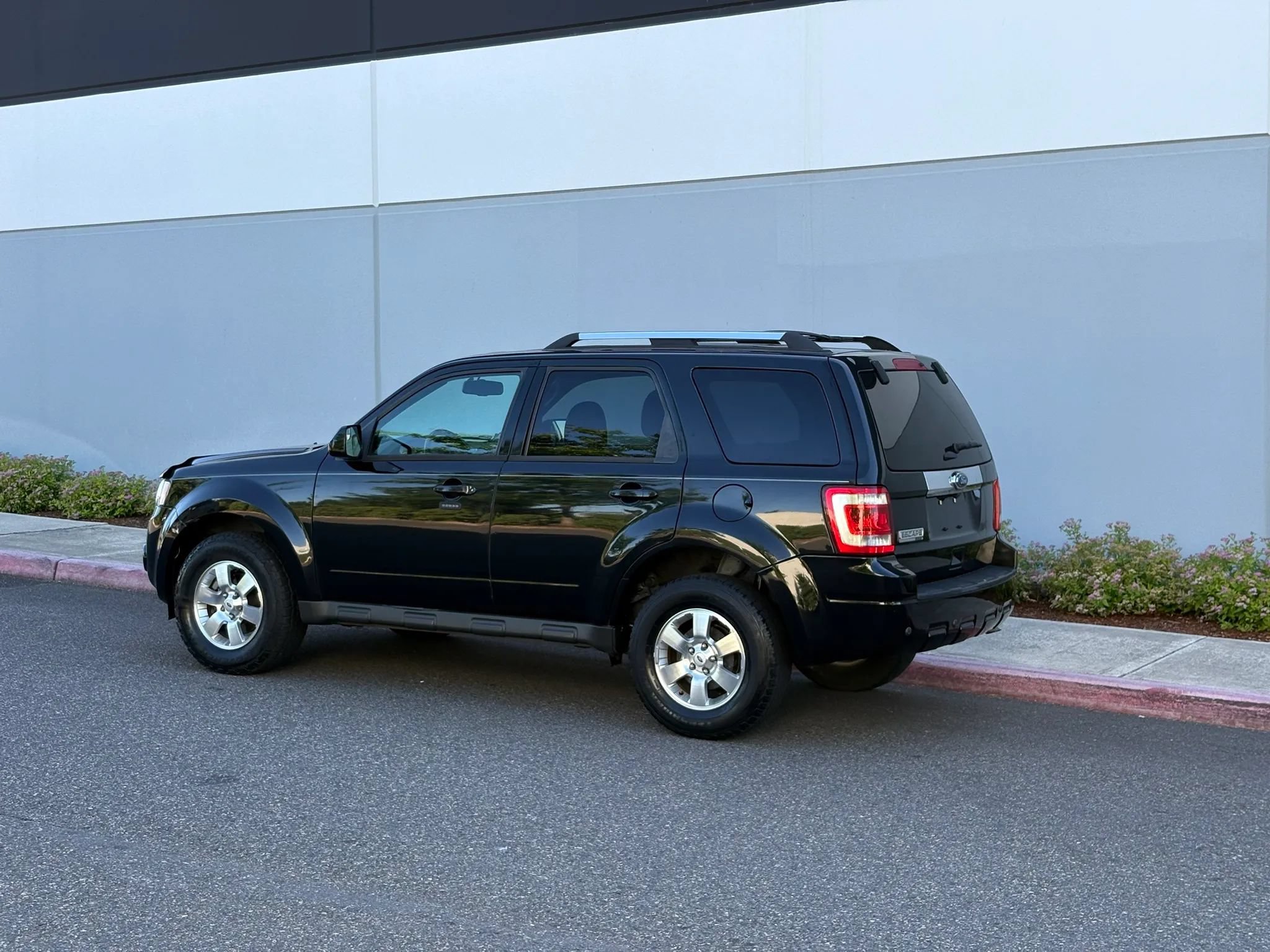 Used 2012 Ford Escape Limited FWD image 4