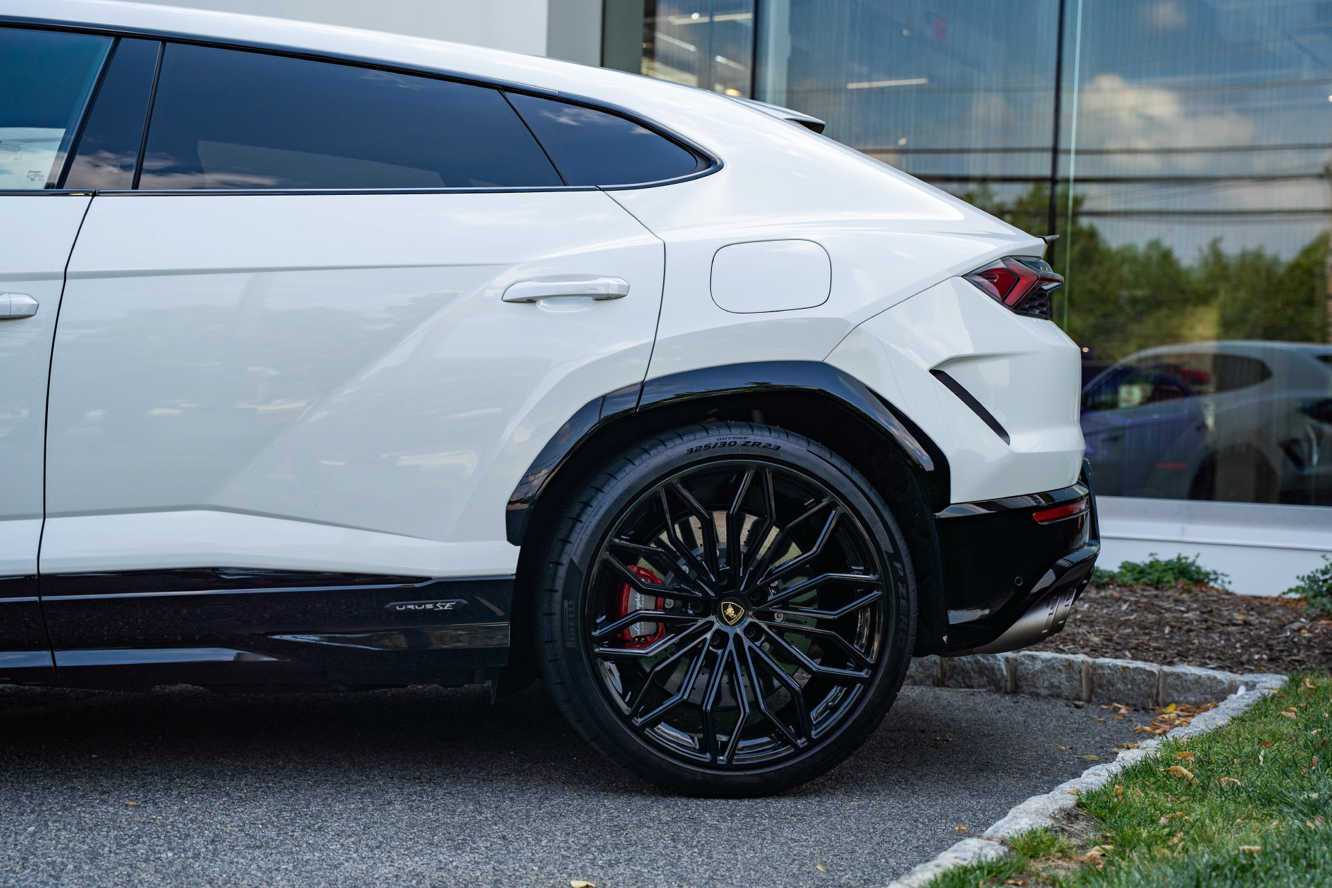 Used 2025 Lamborghini Urus Performante AWD/4WD image 11