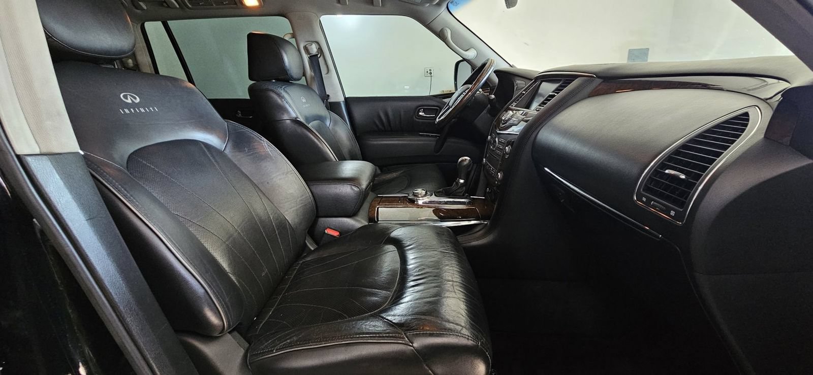 Used 2012 INFINITI QX56 4WD w/ Deluxe Touring Pkg image 15