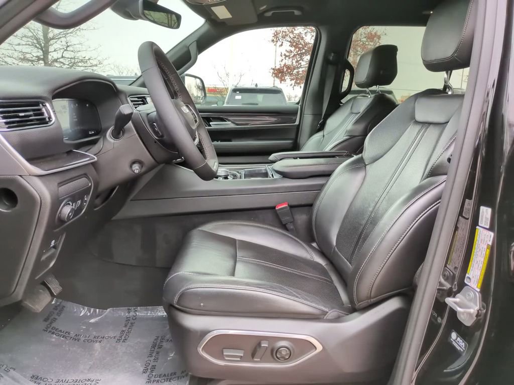 Used 2026 Jeep Grand Wagoneer Limited image 21