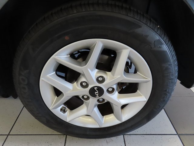 Used 2024 Kia Soul LX w/ Option Group 015 image 16