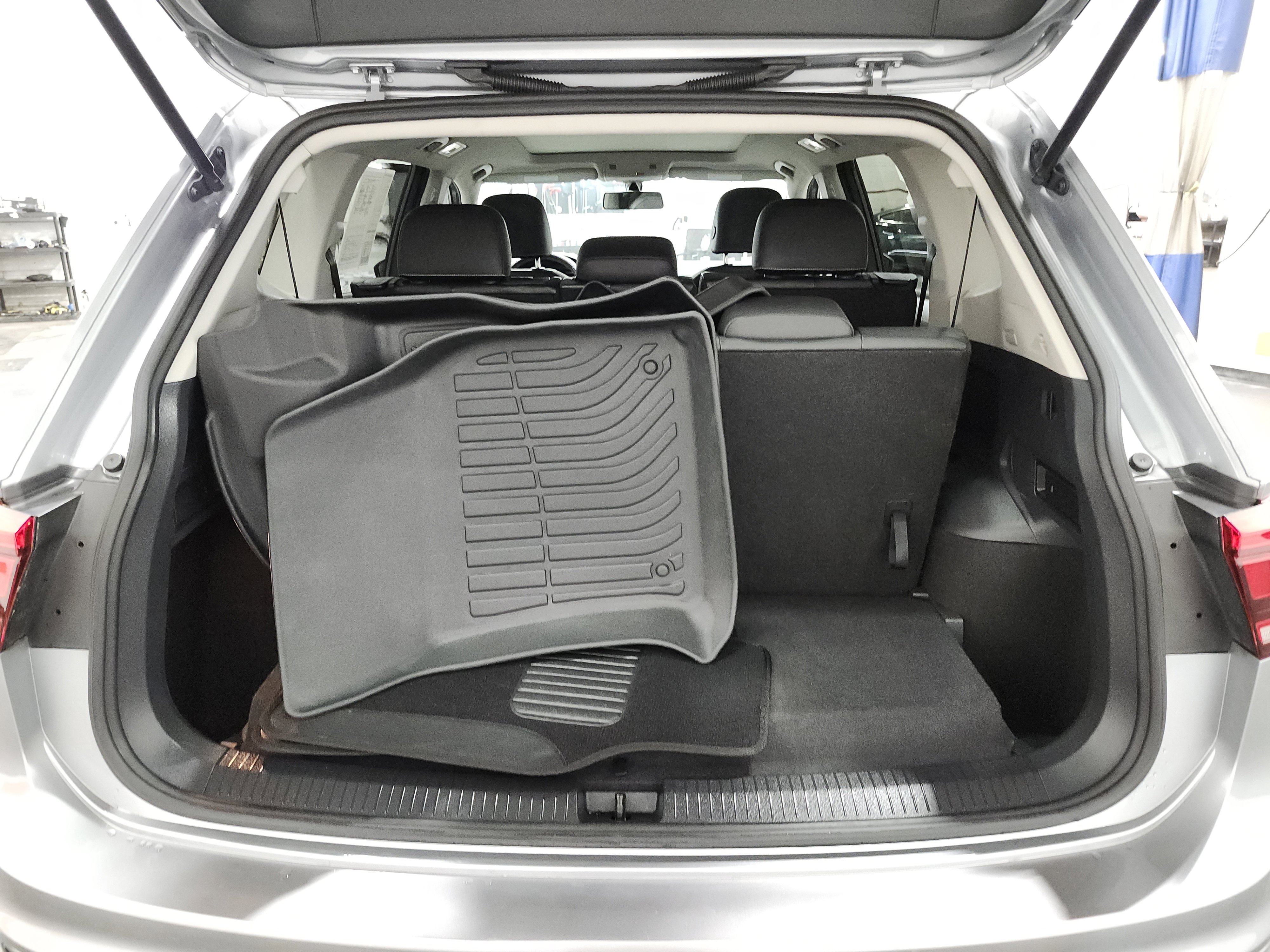 Used 2021 Volkswagen Tiguan SE FWD image 22
