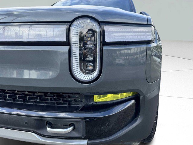 Used 2022 Rivian R1T Adventure image 11