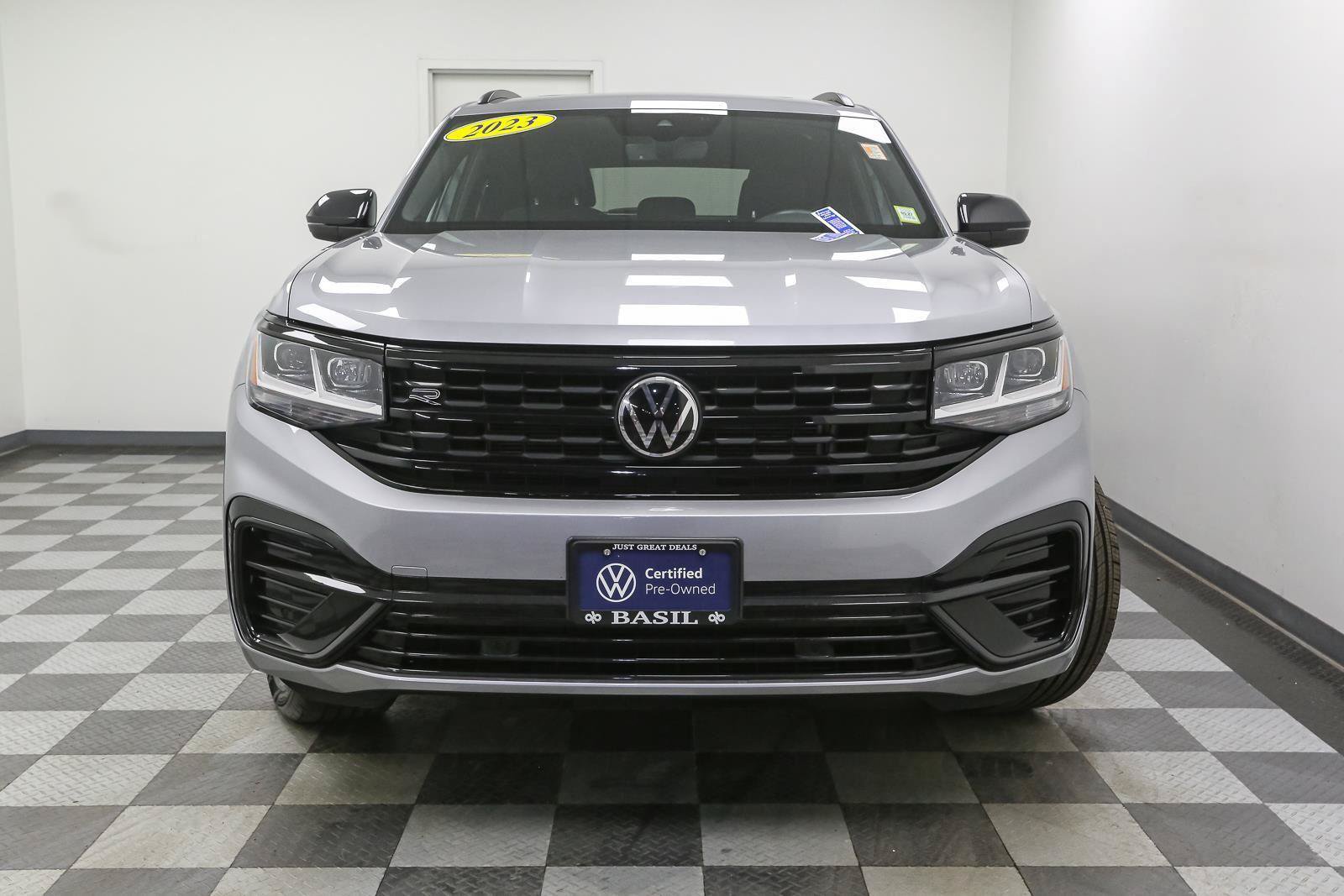 Certified 2023 Volkswagen Atlas Cross Sport SEL R-Line AWD/4WD image 4