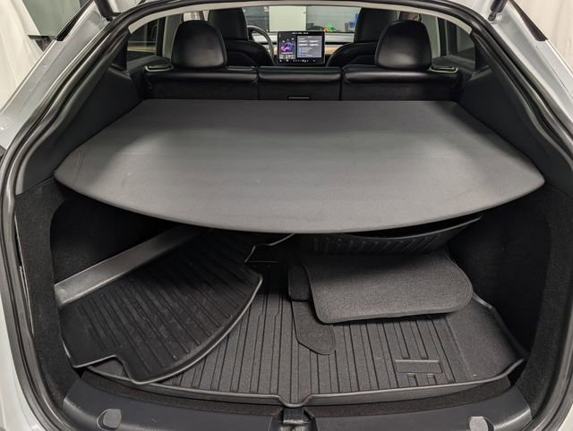 Used 2025 Tesla Model Y Long Range image 14