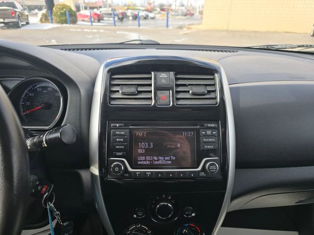 Used 2017 Nissan Versa SV w/ SV Special Edition Package image 16