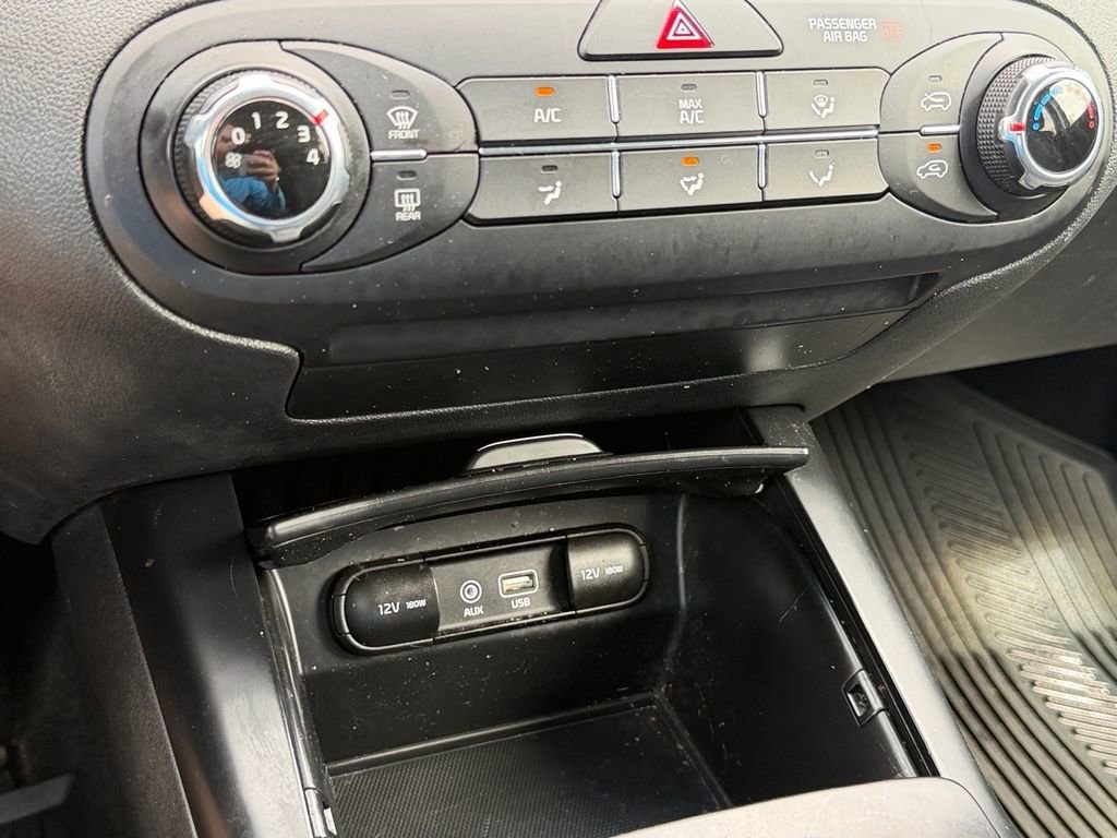 Used 2019 Kia Sorento L FWD image 24