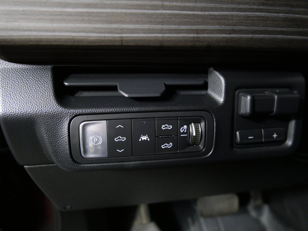 Used 2025 GMC Sierra EV Denali AWD/4WD image 15