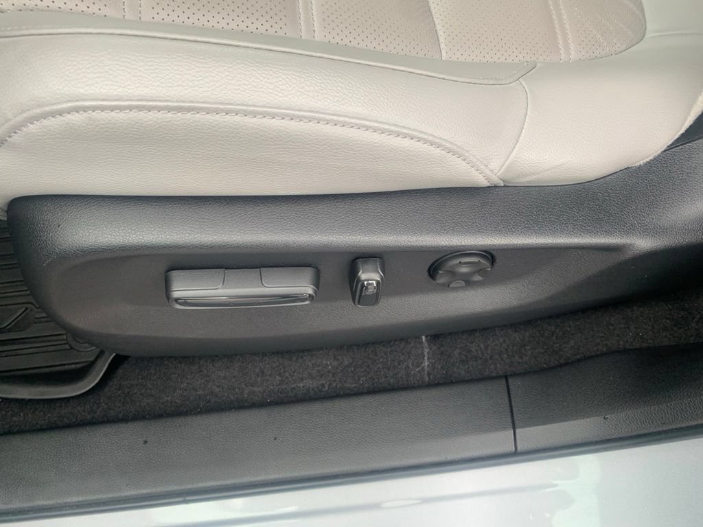 Used 2019 Honda CR-V Touring image 12