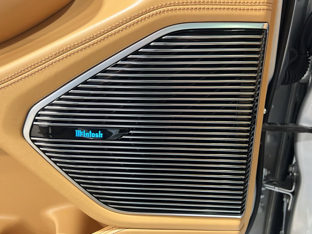 Used 2021 Jeep Grand Cherokee L Summit image 12