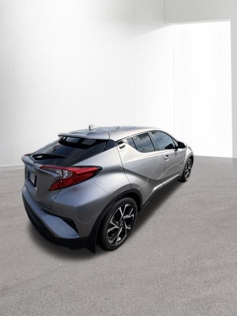 Used 2018 Toyota C-HR XLE FWD image 5