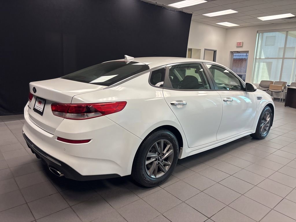 Used 2020 Kia Optima LX image 3