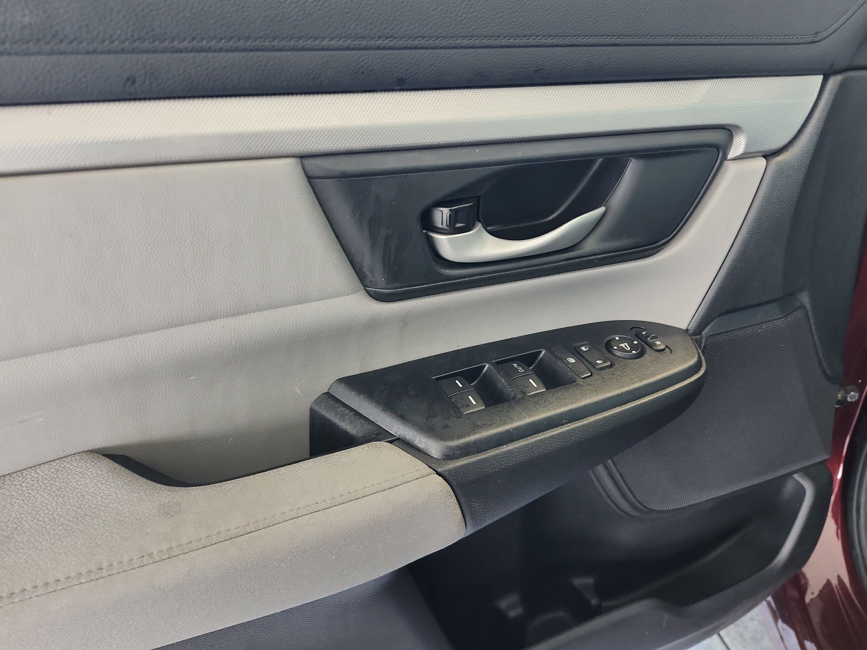 Used 2018 Honda CR-V LX image 18