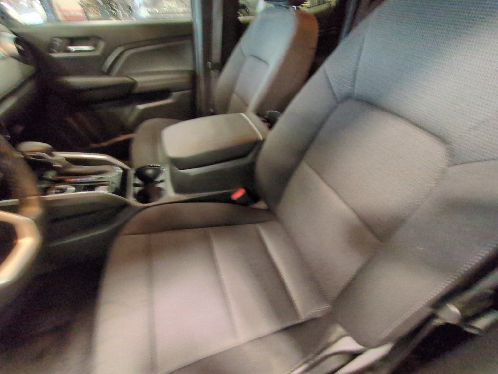 Used 2024 Chevrolet Colorado LT w/ LT Convenience Package image 7