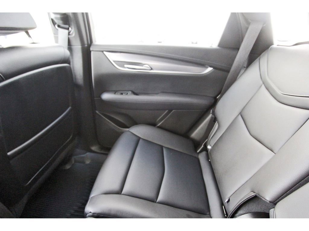 Certified 2025 Cadillac XT5 Luxury image 12