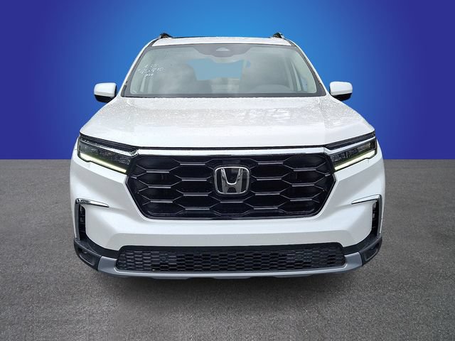Used 2025 Honda Pilot Touring image 2
