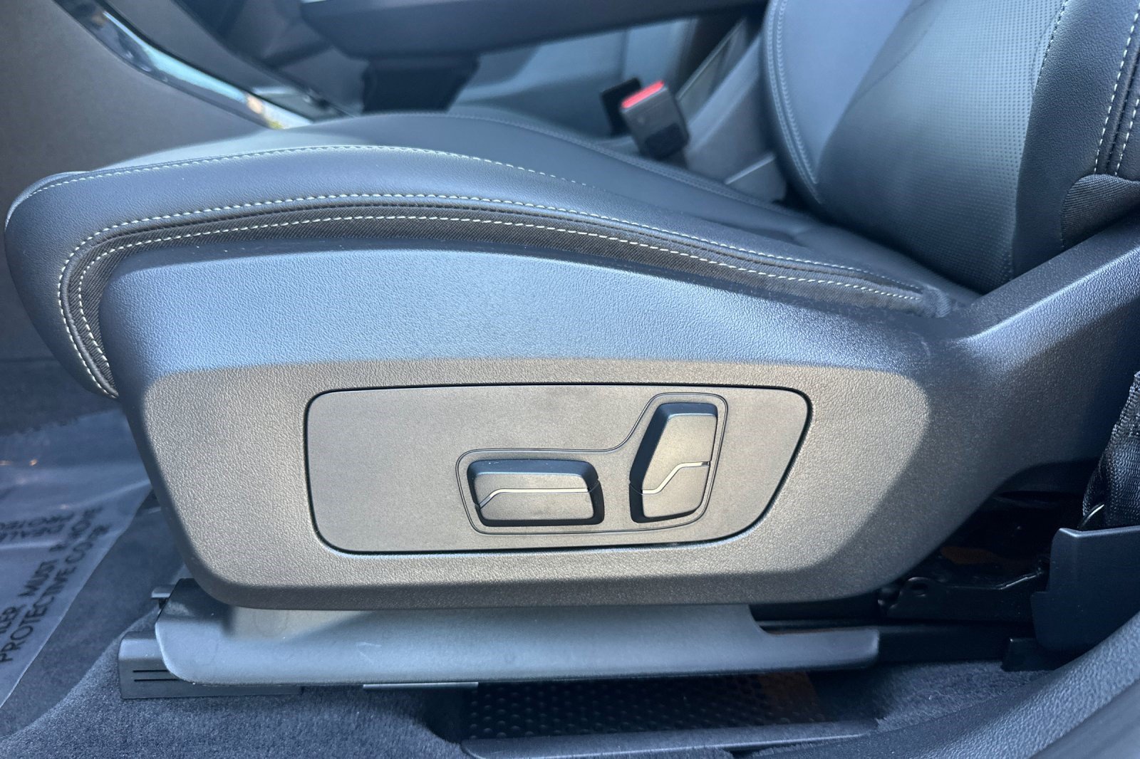 Used 2026 BMW X2 xDrive28i AWD/4WD image 14