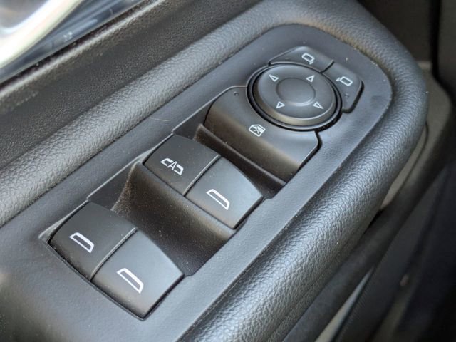 Used 2024 GMC Terrain SLE image 28