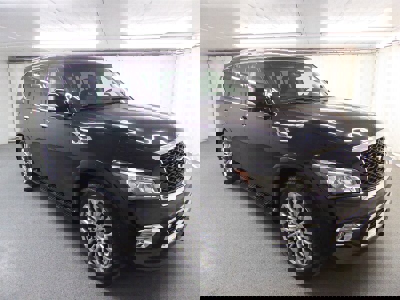 Used 2015 INFINITI QX80 Luxe w/ 22" Wheel Package image 1