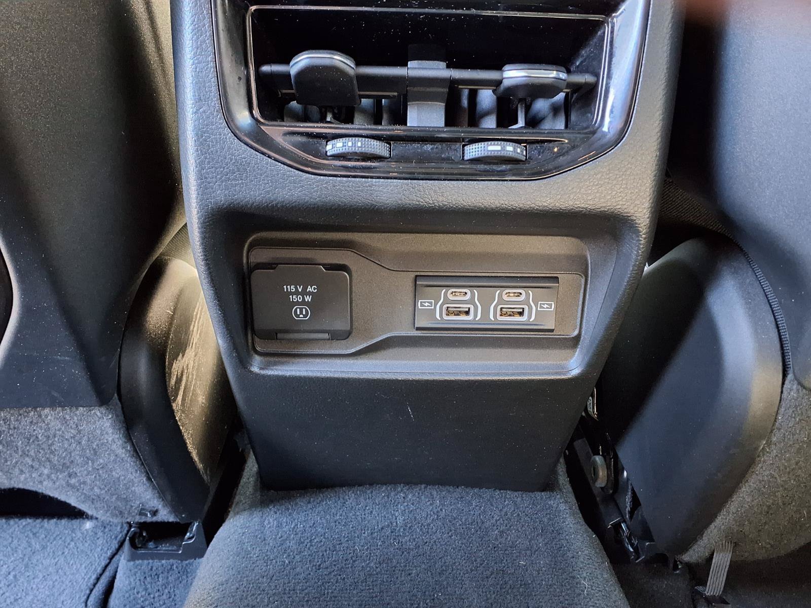 Used 2024 Jeep Grand Cherokee Altitude AWD/4WD image 15