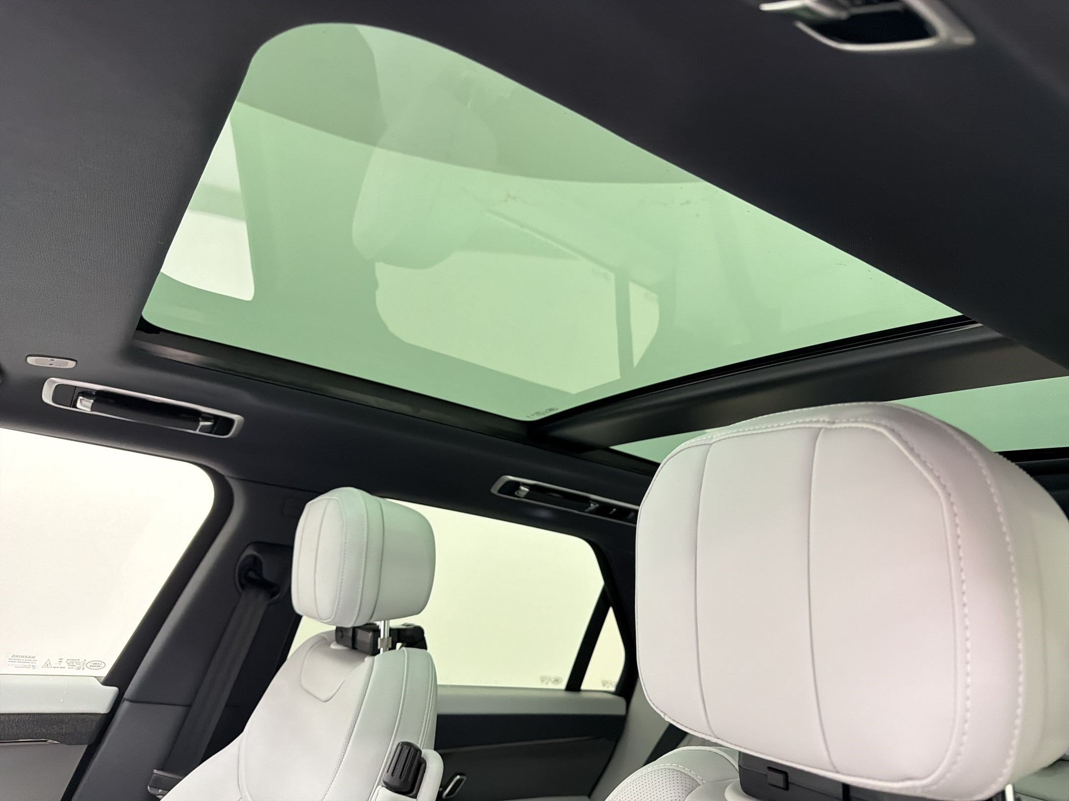 New 2026 Land Rover Range Rover Sport SE AWD/4WD image 22