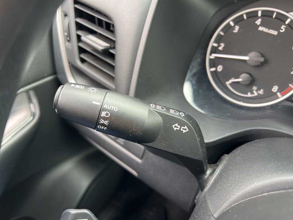 Used 2024 Nissan Rogue S image 13