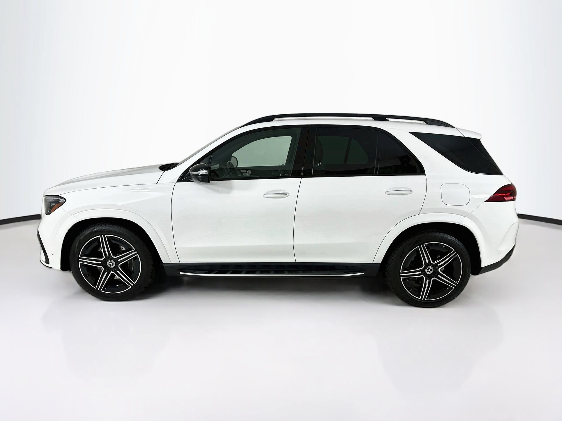Used 2024 Mercedes-Benz GLE 450e 4MATIC image 5
