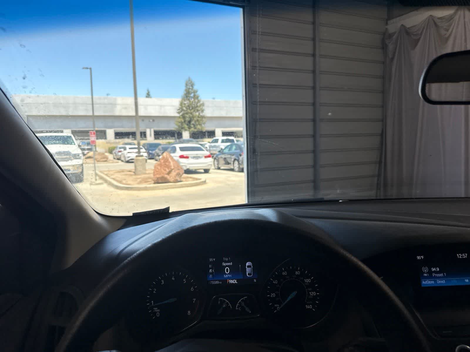 Used 2018 Ford Focus SE FWD image 24