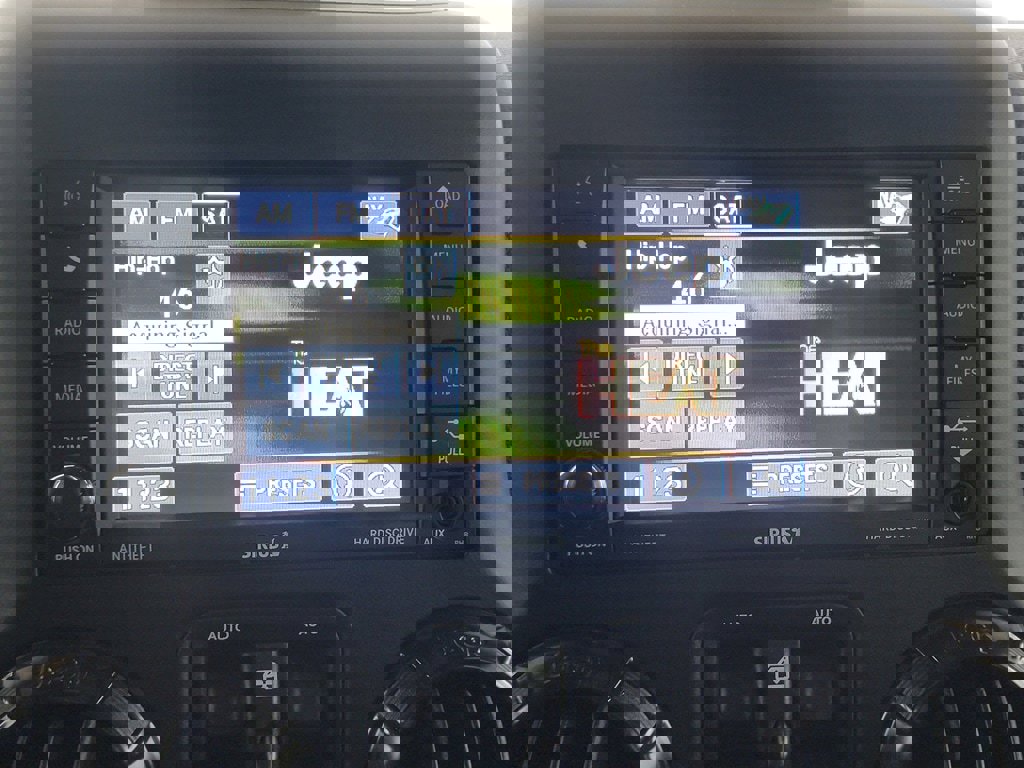 Used 2017 Jeep Wrangler Unlimited Rubicon image 19