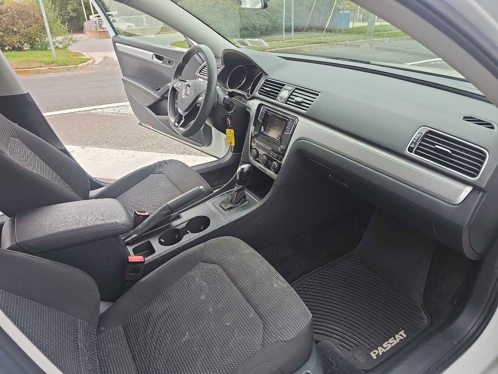 Used 2016 Volkswagen Passat 1.8T S image 15