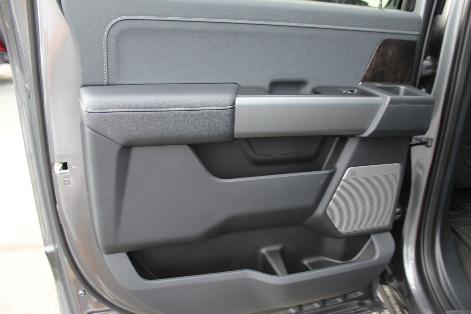 New 2026 Ford F250 Lariat w/ Tremor Off-Road Package image 17