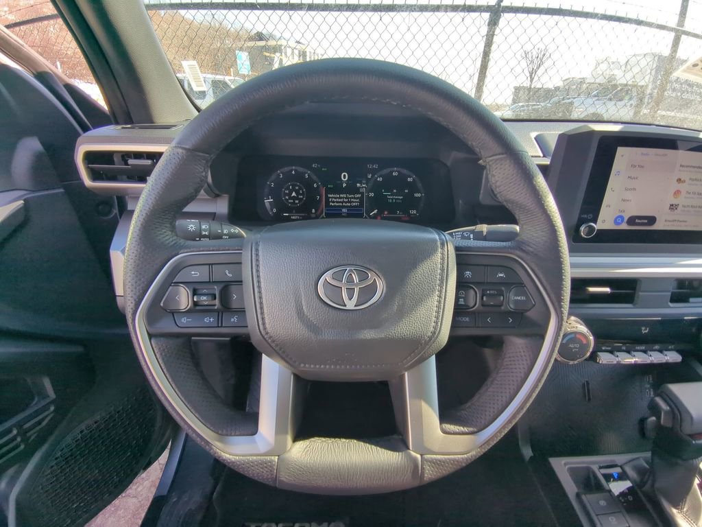 Used 2025 Toyota Tacoma TRD Off-Road image 11