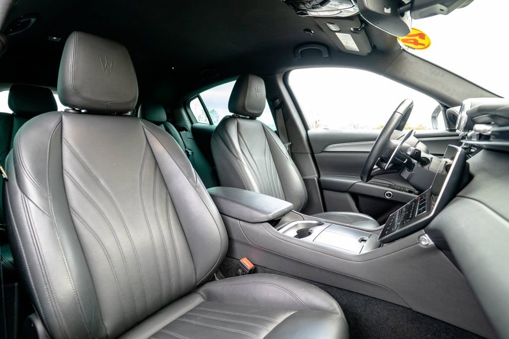 Used 2024 Maserati Grecale GT image 18