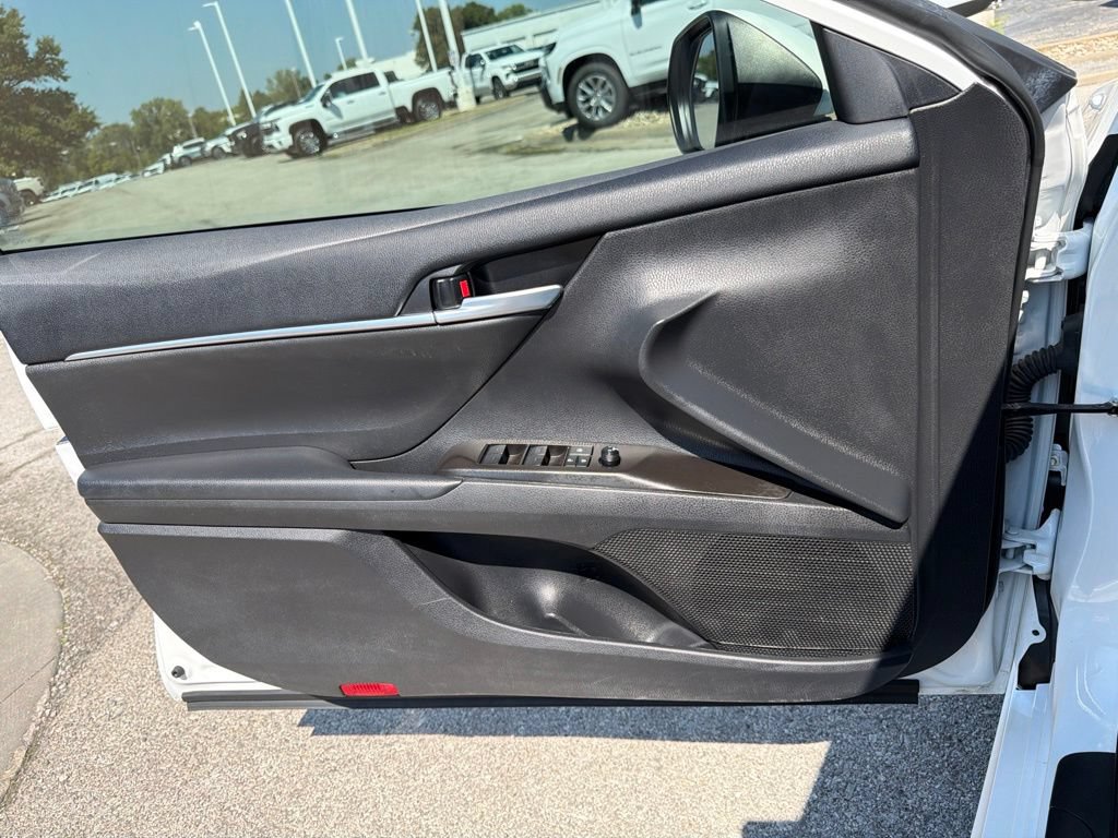 Used 2024 Toyota Camry SE FWD image 27
