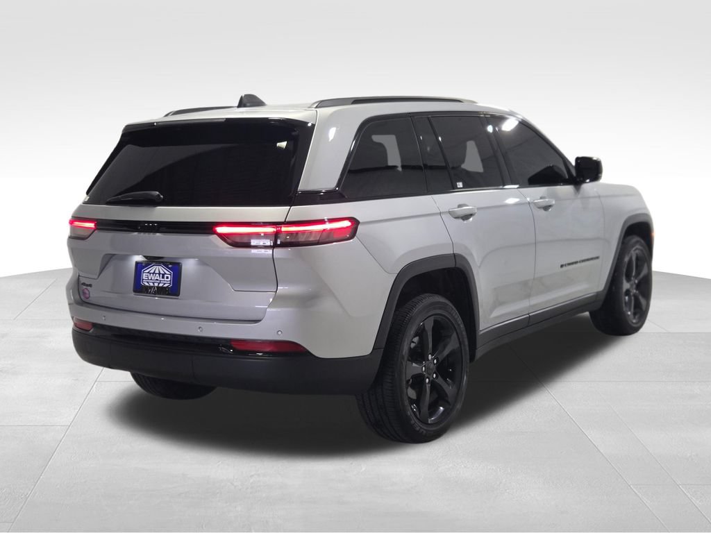 Certified 2023 Jeep Grand Cherokee Altitude AWD/4WD image 28