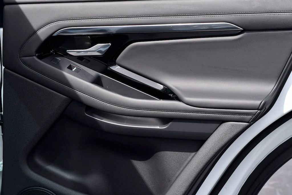 Used 2020 Land Rover Range Rover Evoque SE image 39