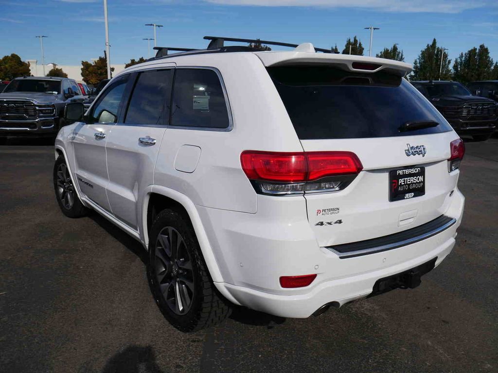 Used 2017 Jeep Grand Cherokee Overland w/ Jeep Active Safety Group image 19