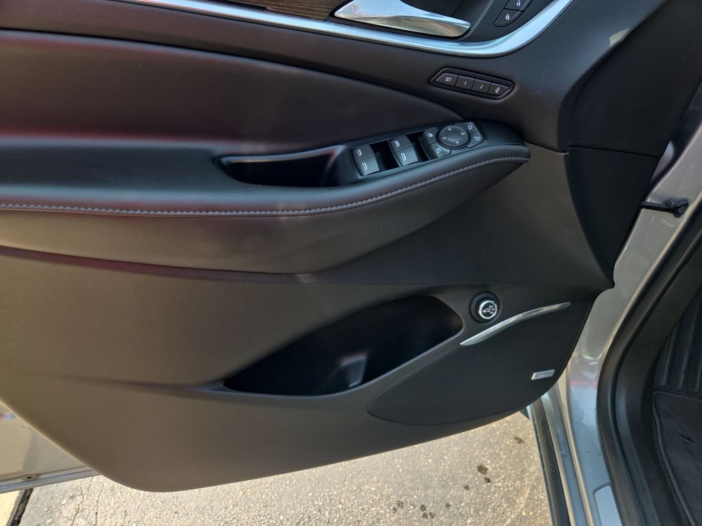 Certified 2023 Buick Enclave Avenir w/ Avenir Technology Package AWD/4WD image 28