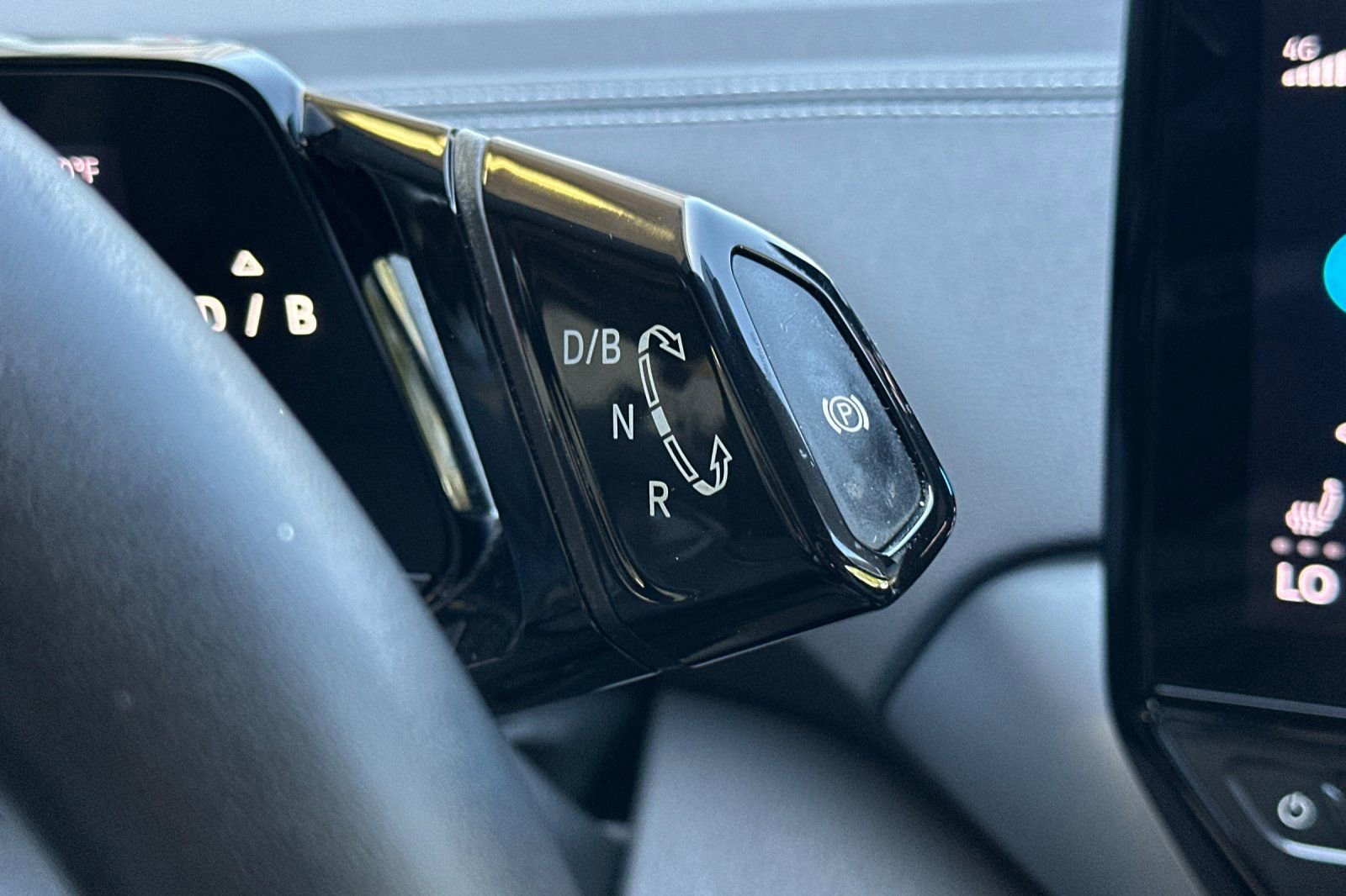 Used 2023 Volkswagen ID.4 Pro image 22