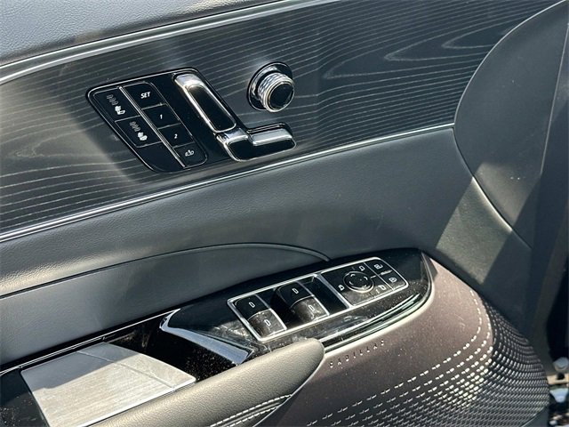 Used 2025 Cadillac Lyriq Luxury image 8