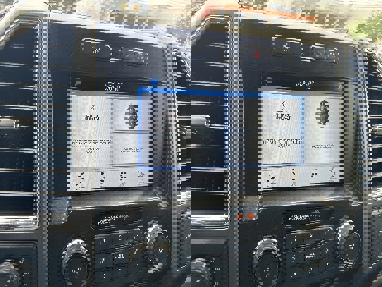 Used 2017 Ford F150 XLT w/ Equipment Group 302A Luxury AWD/4WD image 15