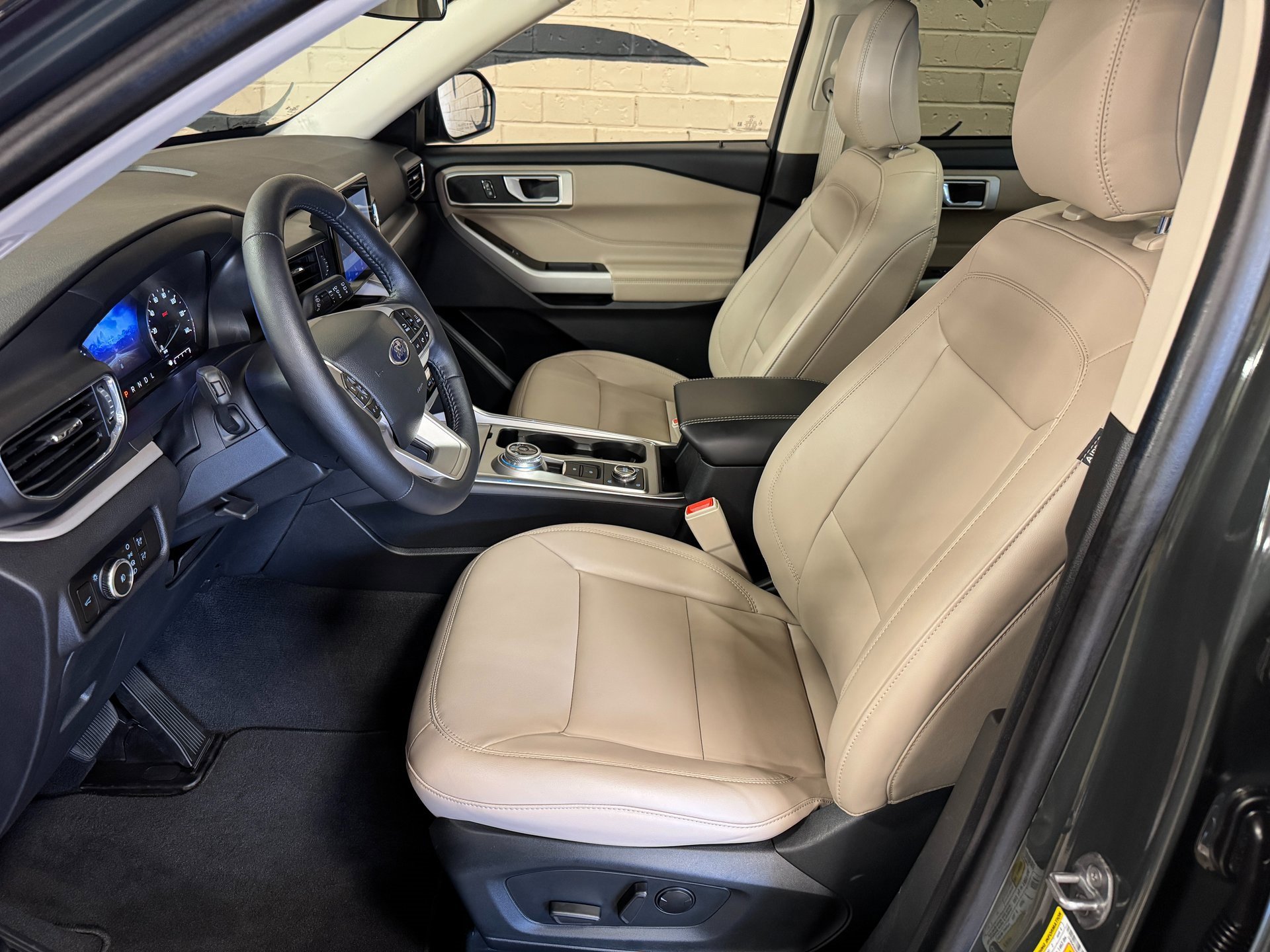 Used 2023 Ford Explorer XLT w/ Equipment Group 202A image 13