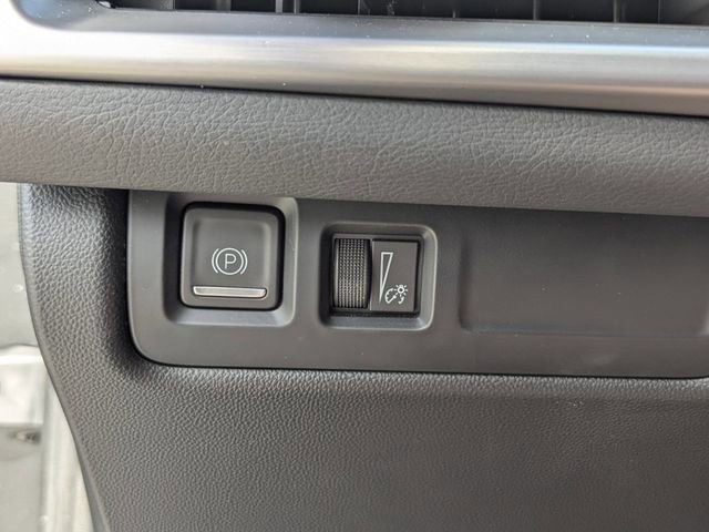 Used 2024 Cadillac XT4 Premium Luxury image 30