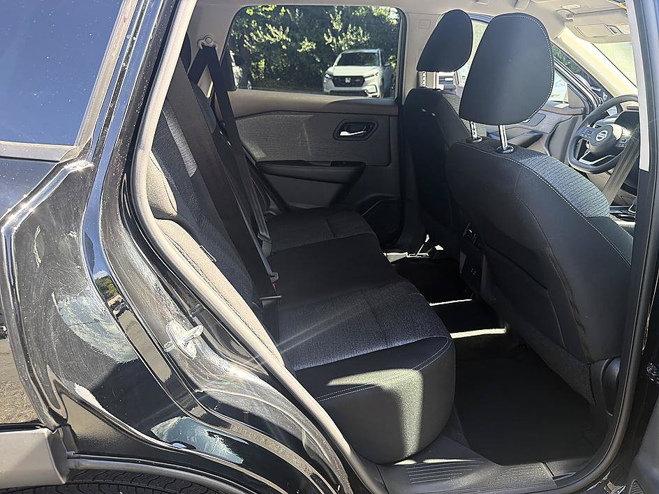 Used 2021 Nissan Rogue SV FWD image 21