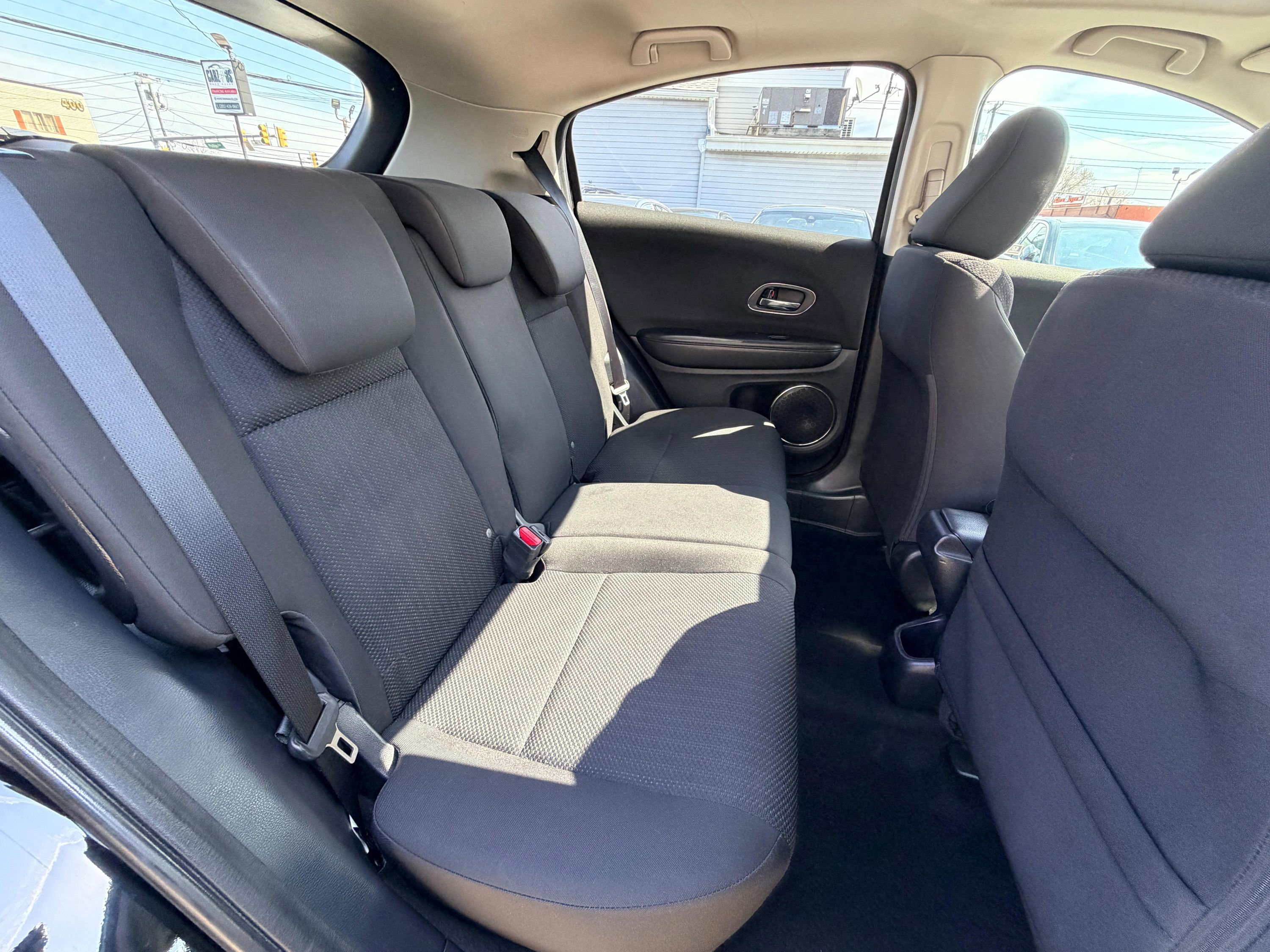 Used 2018 Honda HR-V EX image 28