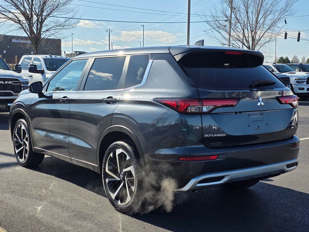 Used 2024 Mitsubishi Outlander SE image 8