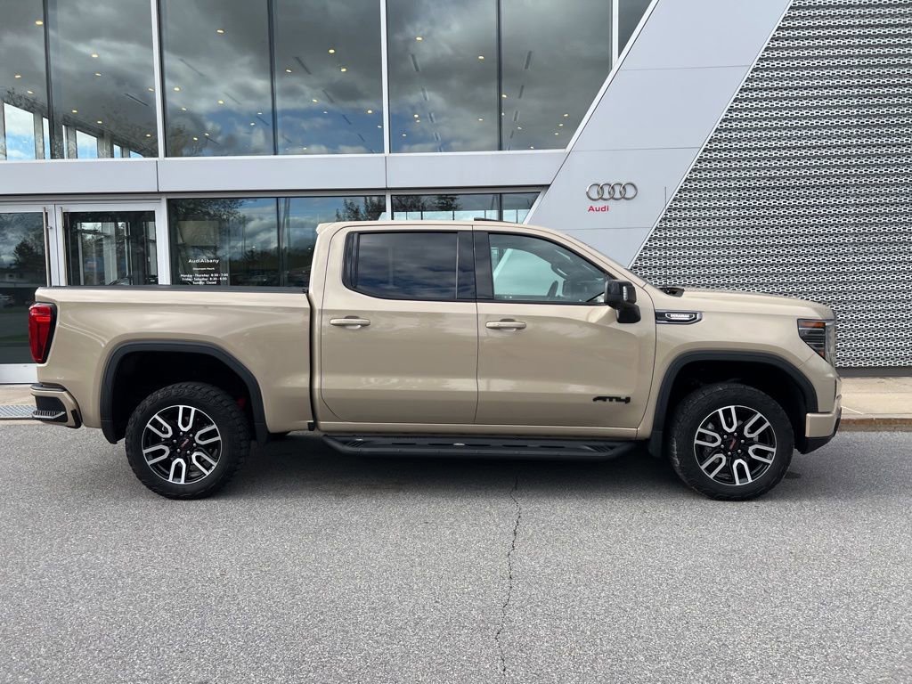 Used 2023 GMC Sierra 1500 AT4 w/ AT4 Premium Package AWD/4WD image 17