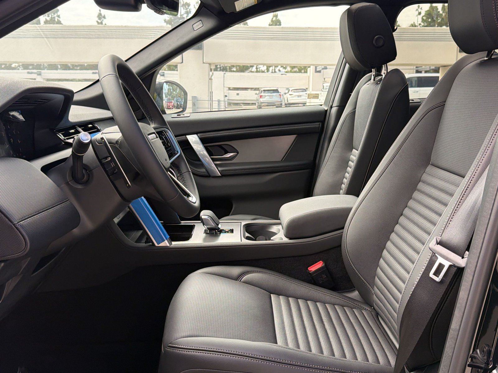New 2026 Land Rover Discovery Sport Landmark AWD/4WD image 28
