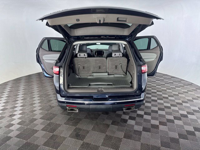Used 2020 Chevrolet Traverse Premier w/ LPO, Roadside Safety Package AWD/4WD image 17